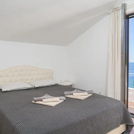 House Podraduc بيت للعطل مورتير